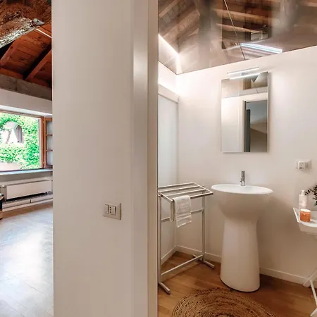 Corte Delle Rondini - Bymyhomeincomo Lägenhet *