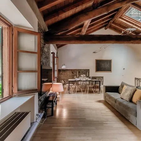 Corte Delle Rondini - Bymyhomeincomo アパート