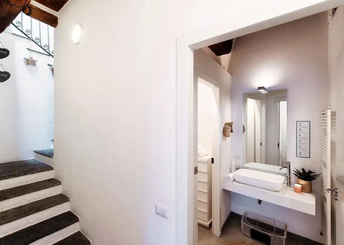 Corte Delle Rondini - Bymyhomeincomo Διαμέρισμα *