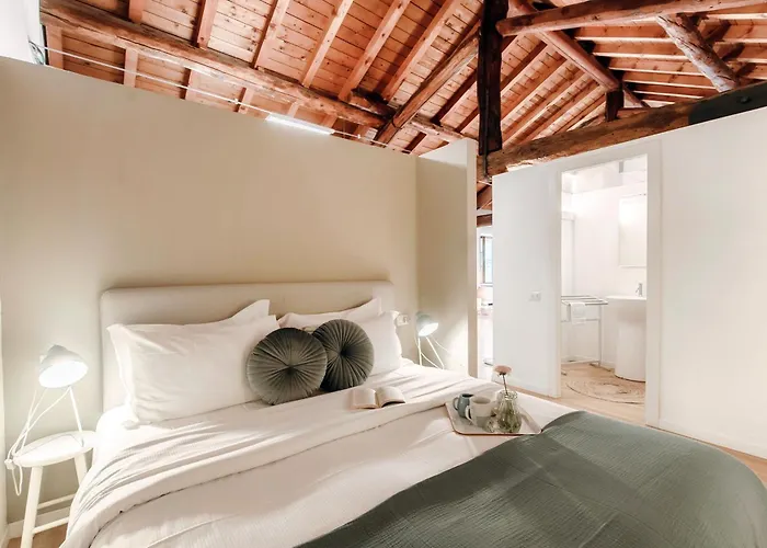 Corte Delle Rondini - Bymyhomeincomo Όπως