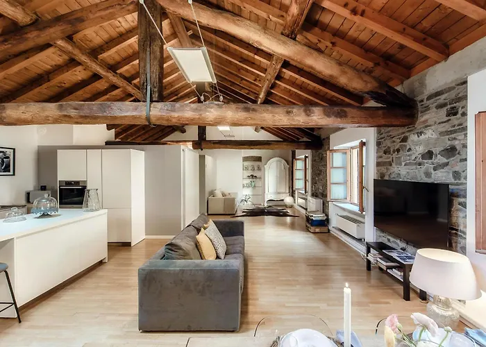 Corte Delle Rondini - Bymyhomeincomo Como