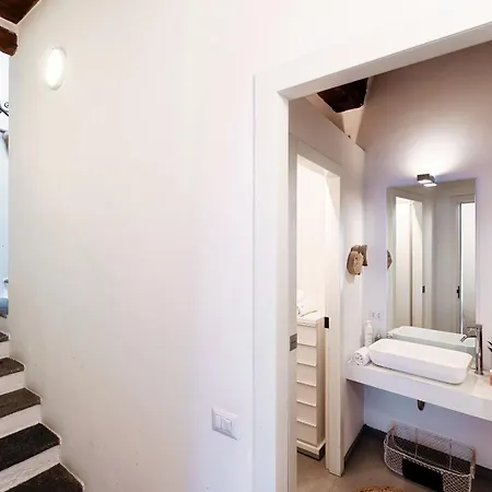 Corte Delle Rondini - Bymyhomeincomo 公寓 *