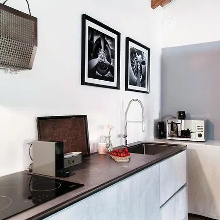 公寓 Corte Delle Rondini - Bymyhomeincomo *